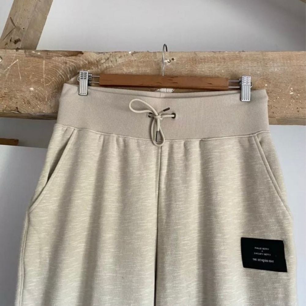 Awesome Halle Berry x Sweaty Betty Ginger Essentials Joggers - Picture 6 of 8